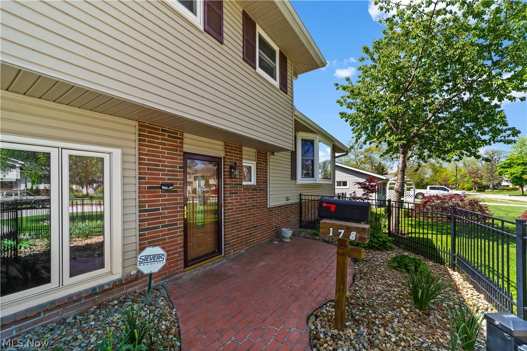 178 Beachwood Avenue Avon Lake OH 44012