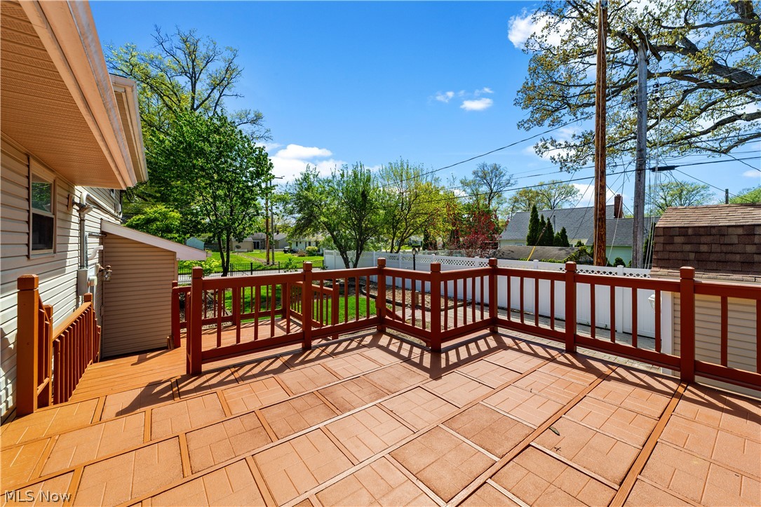 178 Beachwood Avenue Avon Lake OH 44012