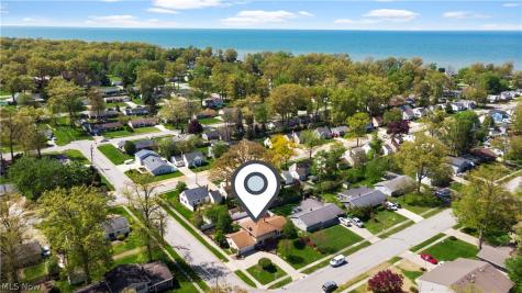 178 Beachwood Avenue Avon Lake OH 44012
