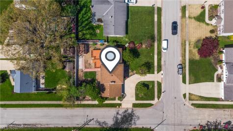 178 Beachwood Avenue Avon Lake OH 44012