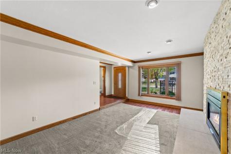 178 Beachwood Avenue Avon Lake OH 44012
