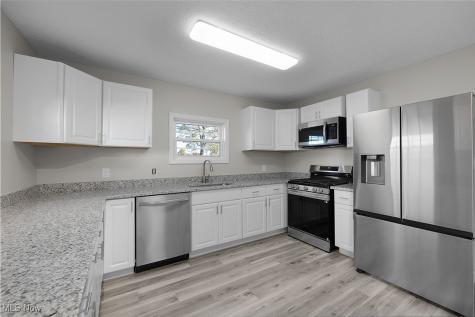 4654 Brookwood Drive Brooklyn OH 44144