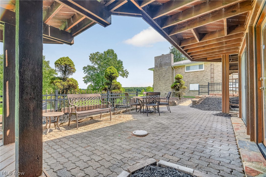 1436 Magnolia Road SW Dellroy OH 44620