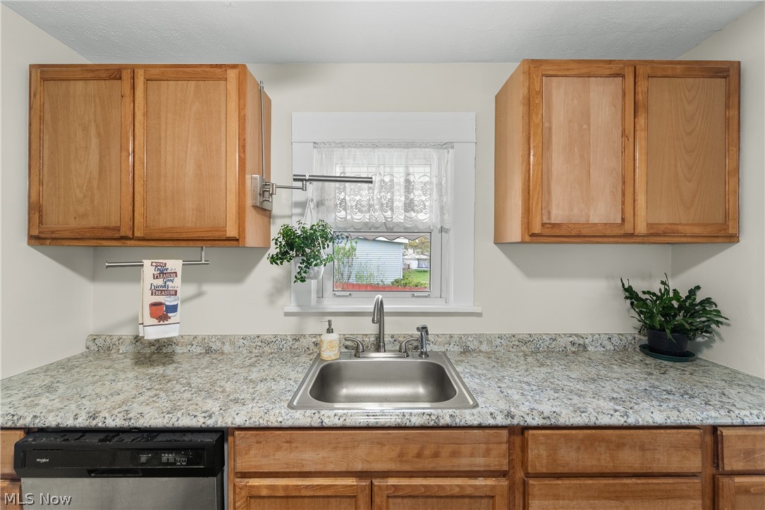 588 Jackson Street Amherst OH 44001