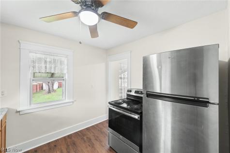 588 Jackson Street Amherst OH 44001
