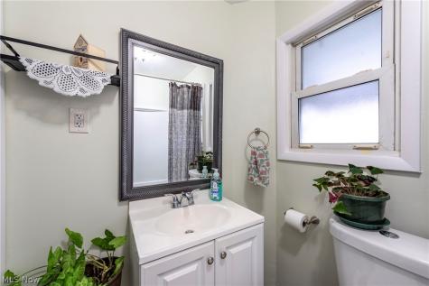 588 Jackson Street Amherst OH 44001