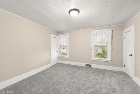 588 Jackson Street Amherst OH 44001