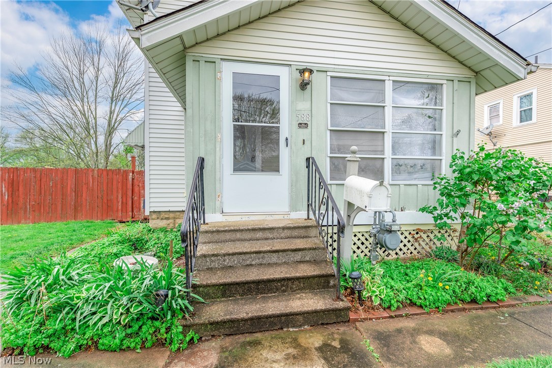 588 Jackson Street Amherst OH 44001