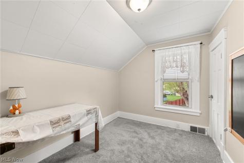 588 Jackson Street Amherst OH 44001
