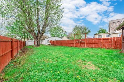 588 Jackson Street Amherst OH 44001