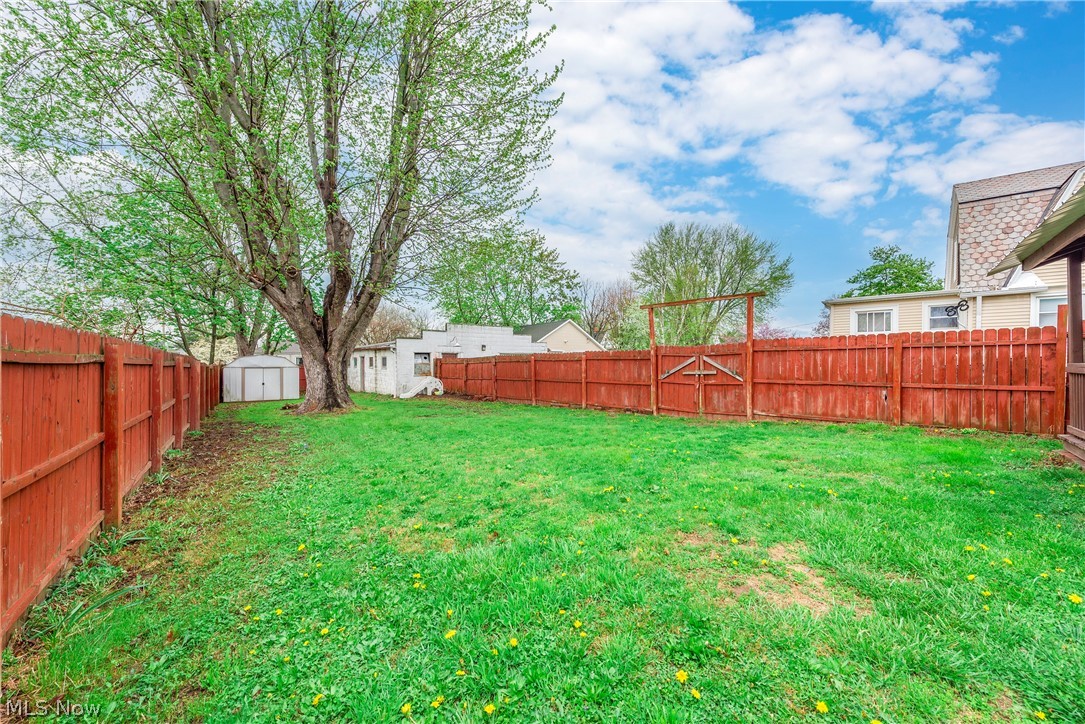 588 Jackson Street Amherst OH 44001