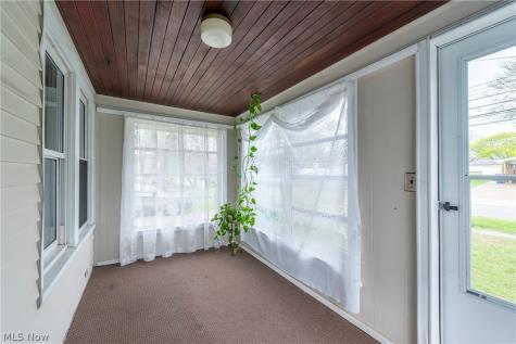 588 Jackson Street Amherst OH 44001