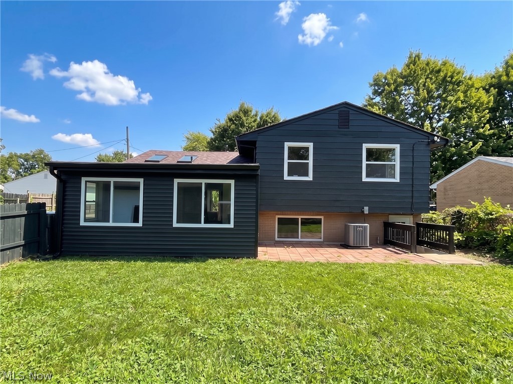 793 Georgetown Avenue Elyria OH 44035