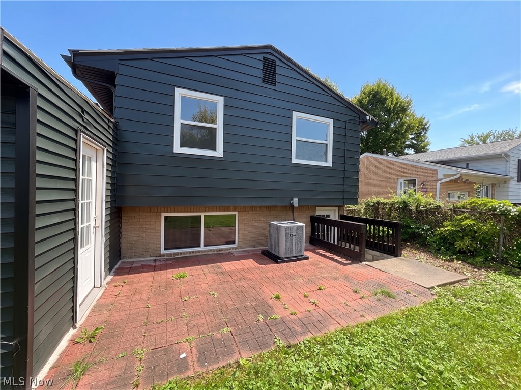 793 Georgetown Avenue Elyria OH 44035