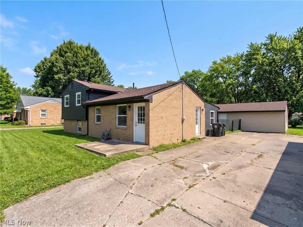 793 Georgetown Avenue Elyria OH 44035