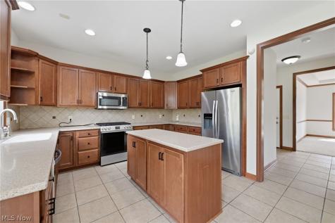 6619 Shiloh Street NW Canton OH 44708