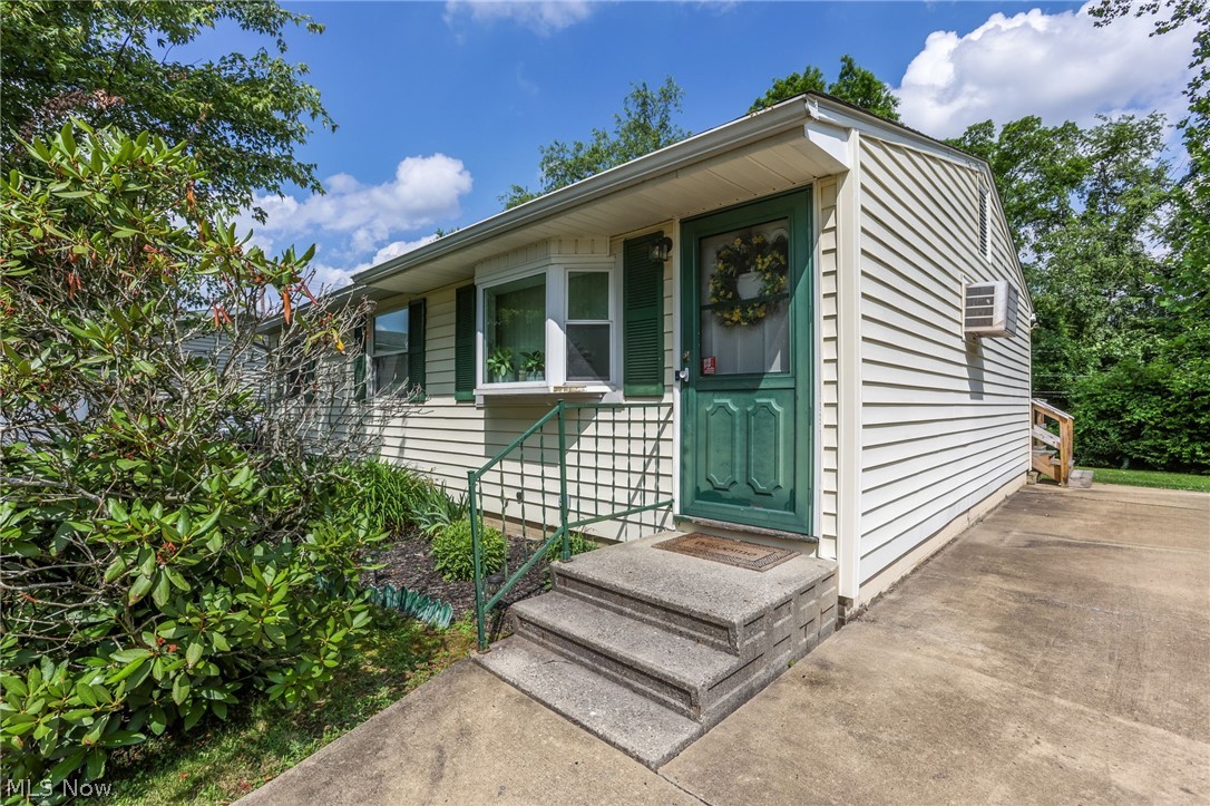 62682 Beverly Lane Cambridge OH 43725