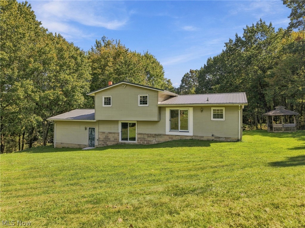7011 Kensington Road NE Carrollton OH 44615