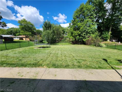 2356 Shawnee Trail Youngstown OH 44511