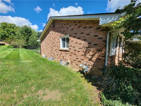 2356 Shawnee Trail Youngstown OH 44511