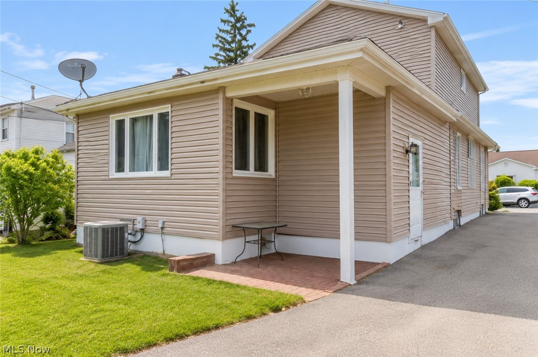 1612 Fruitland Avenue Mayfield Heights OH 44124