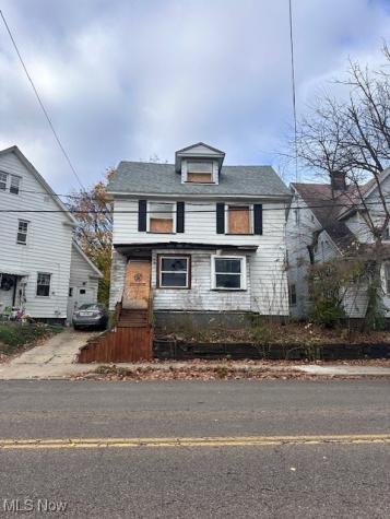262 S Portage Path Akron OH 44302