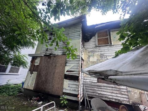 262 S Portage Path Akron OH 44302