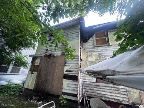 262 S Portage Path Akron OH 44302