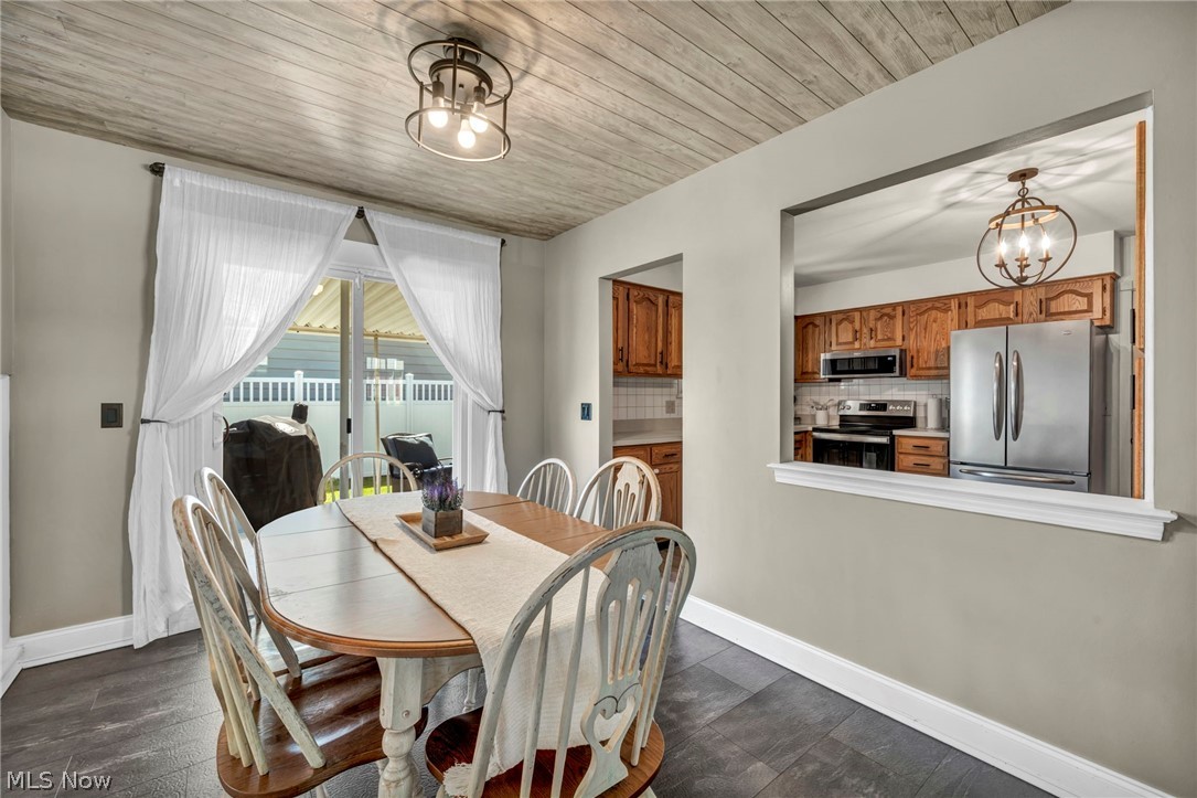 127 Edgefield Drive Elyria OH 44035
