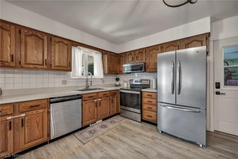 127 Edgefield Drive Elyria OH 44035