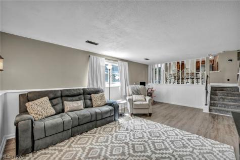 127 Edgefield Drive Elyria OH 44035