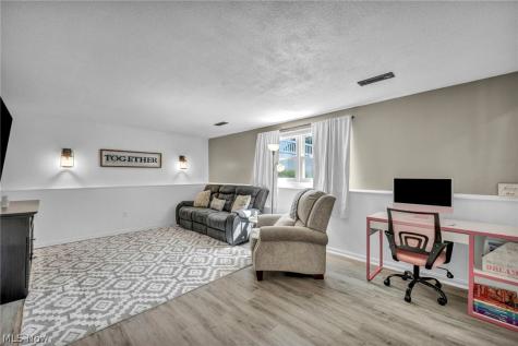 127 Edgefield Drive Elyria OH 44035