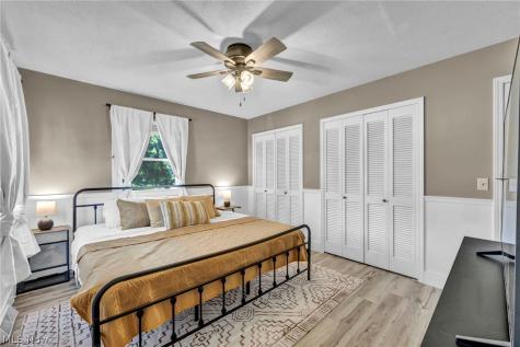 127 Edgefield Drive Elyria OH 44035