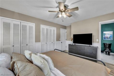 127 Edgefield Drive Elyria OH 44035