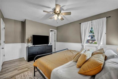 127 Edgefield Drive Elyria OH 44035