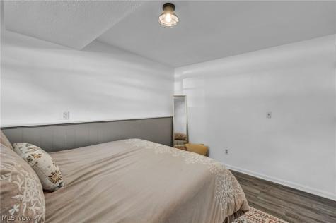 127 Edgefield Drive Elyria OH 44035