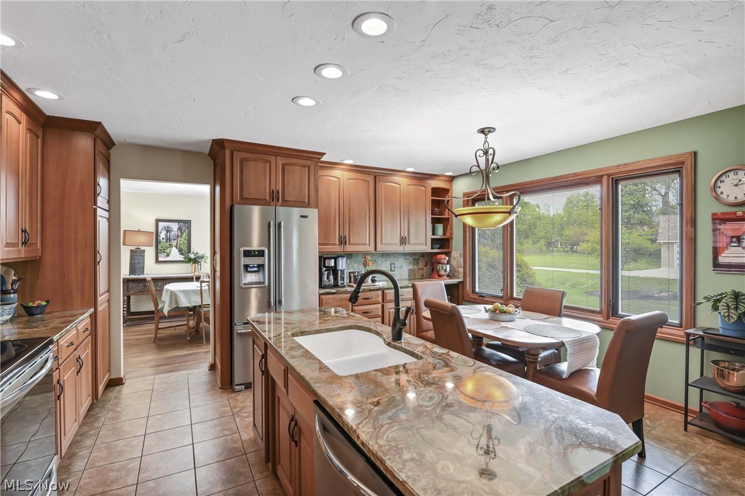 152 Woodridge Drive Elyria OH 44035
