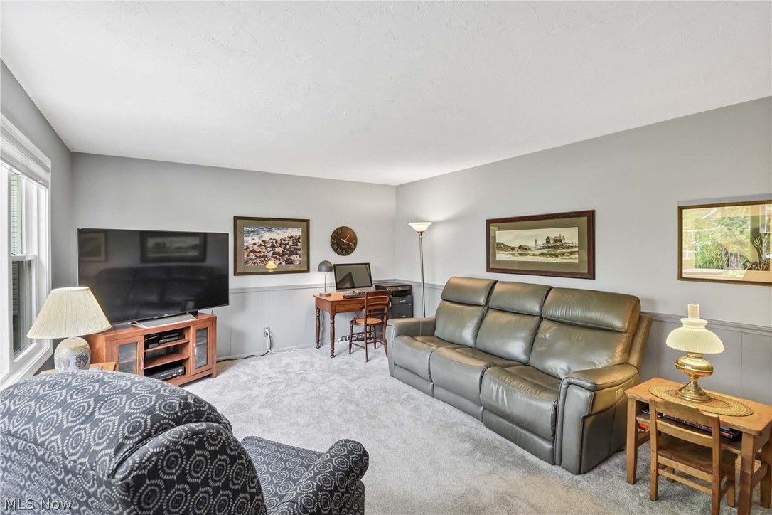 152 Woodridge Drive Elyria OH 44035