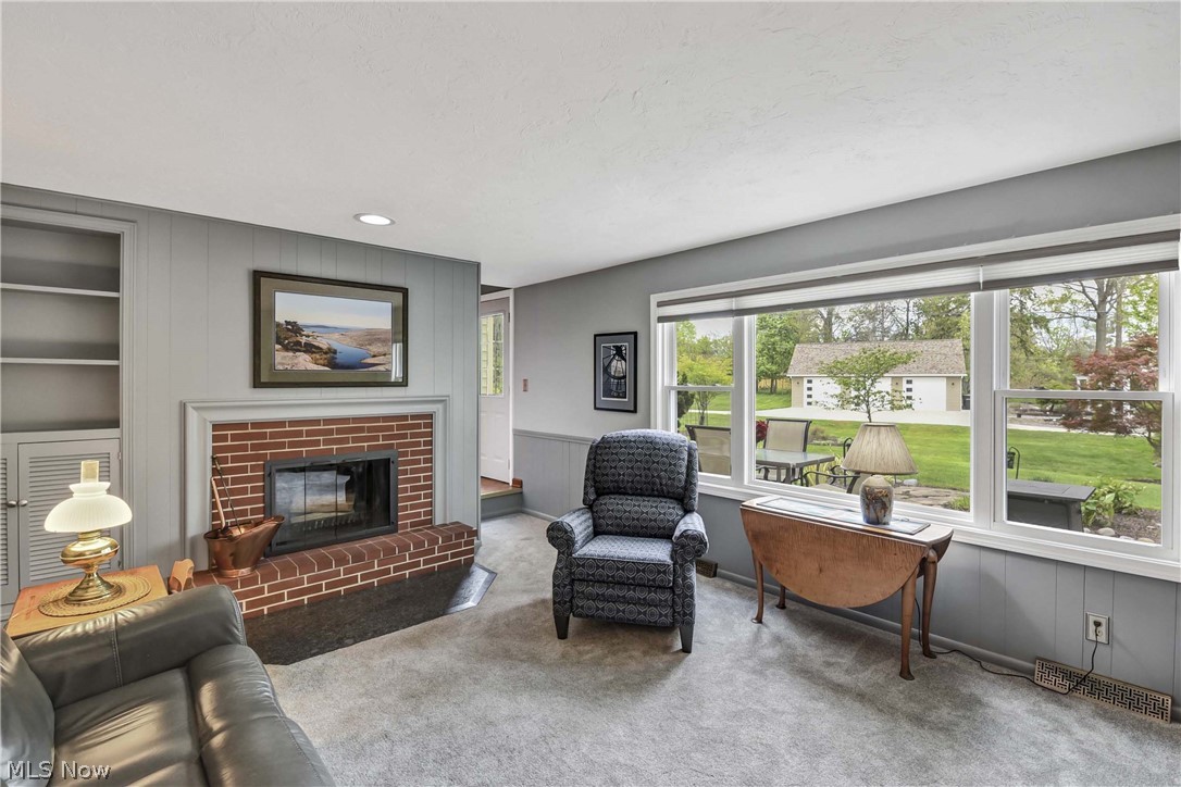 152 Woodridge Drive Elyria OH 44035