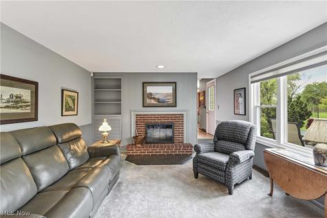 152 Woodridge Drive Elyria OH 44035