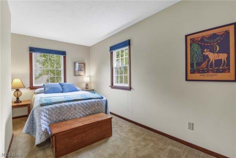 152 Woodridge Drive Elyria OH 44035