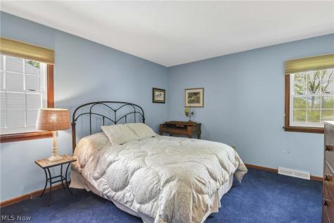 152 Woodridge Drive Elyria OH 44035