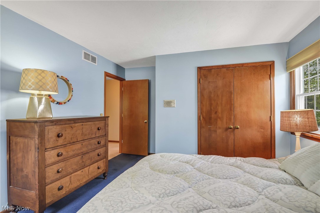 152 Woodridge Drive Elyria OH 44035