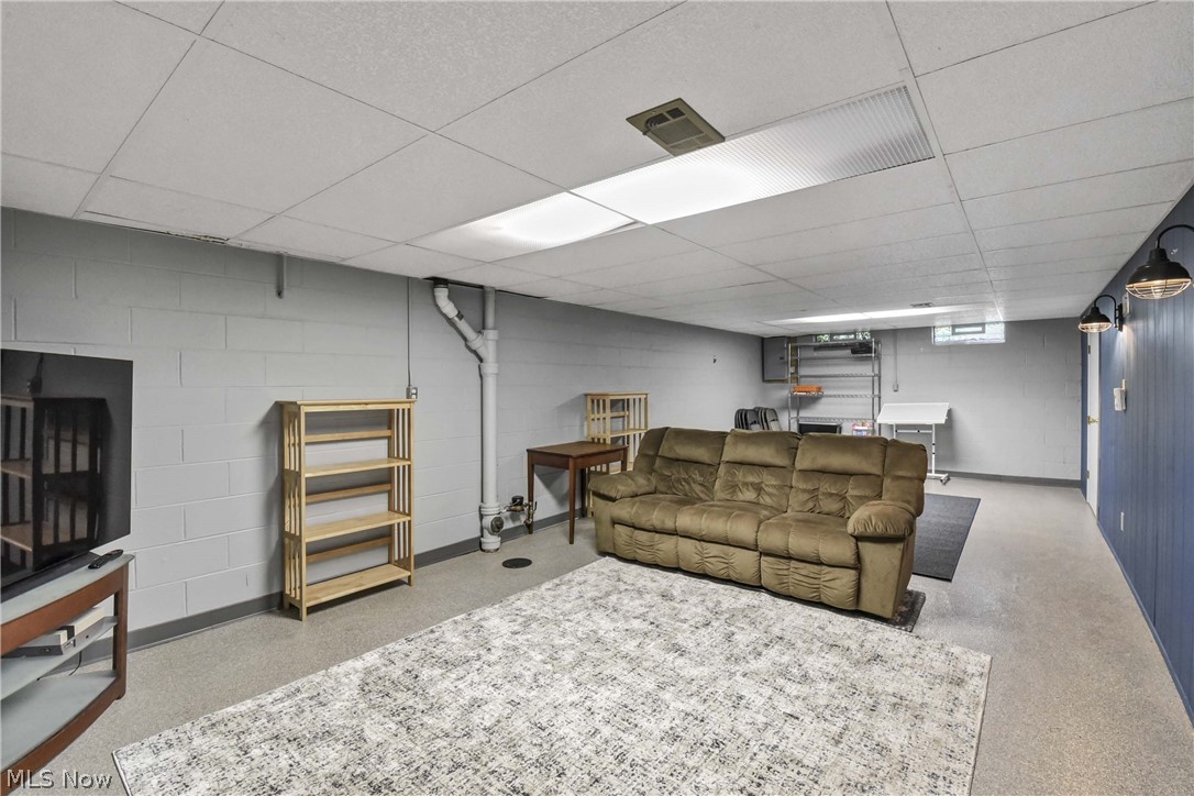 152 Woodridge Drive Elyria OH 44035