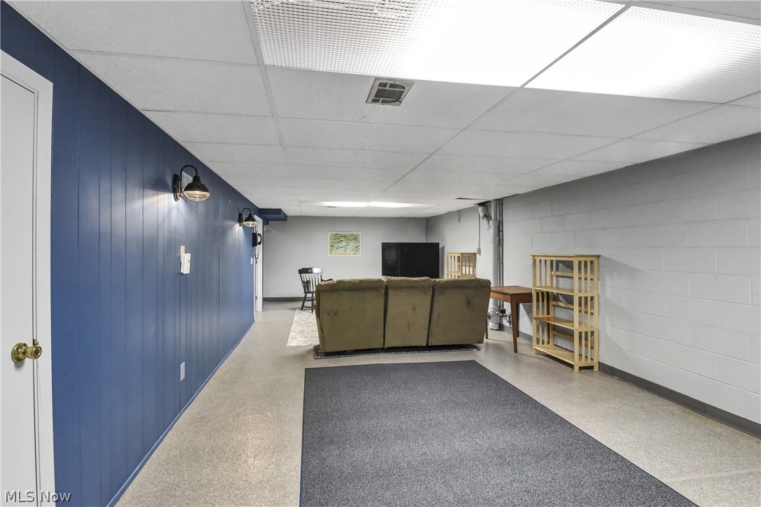 152 Woodridge Drive Elyria OH 44035