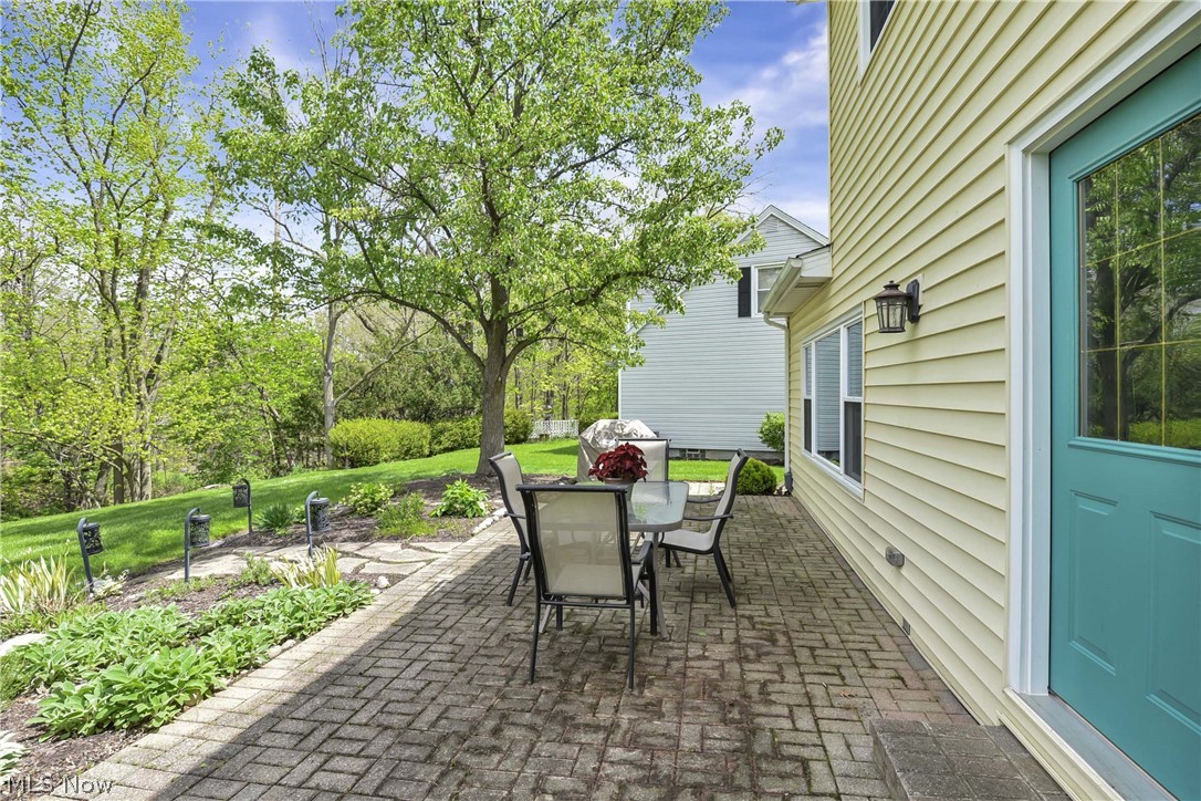 152 Woodridge Drive Elyria OH 44035