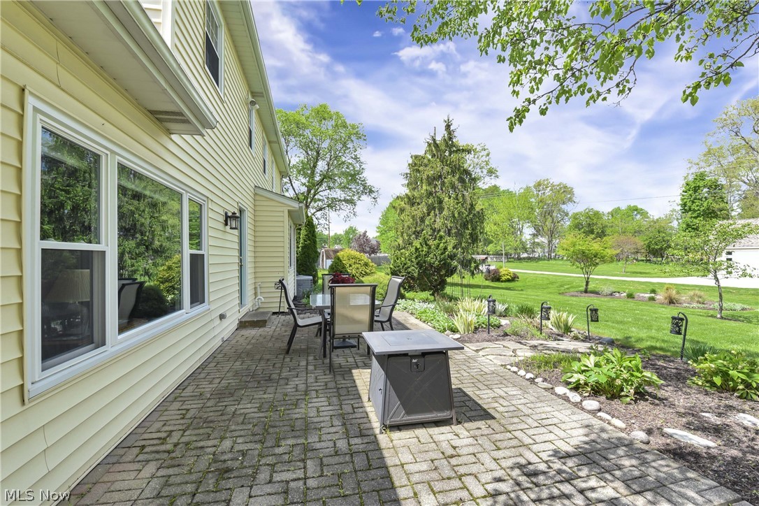 152 Woodridge Drive Elyria OH 44035