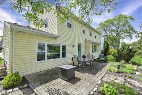 152 Woodridge Drive Elyria OH 44035