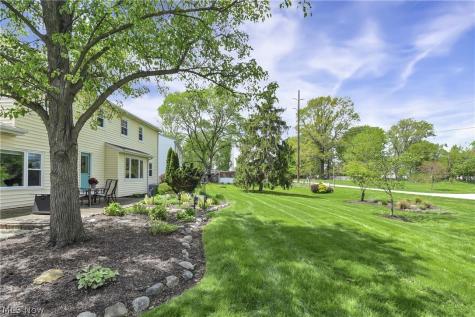 152 Woodridge Drive Elyria OH 44035