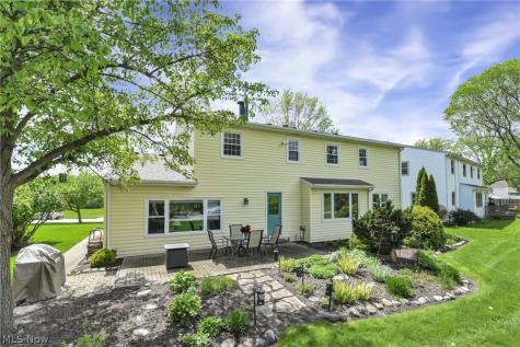 152 Woodridge Drive Elyria OH 44035
